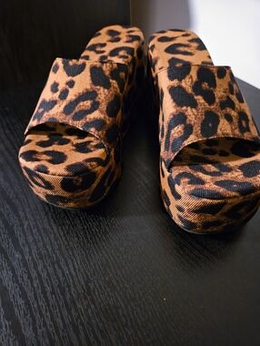 Leopard Print Platform Slide Sandals